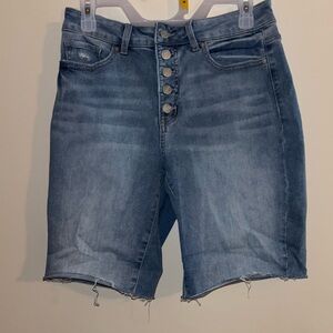 Time & Tru | Women's Size 10 | High Rise | Blue Jean | Shorts